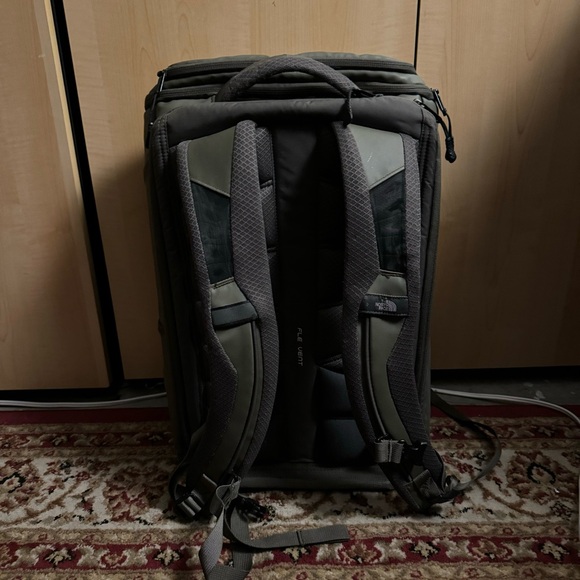 The North Face Kaban Transit Backpack (Green) - Picture 3 of 7